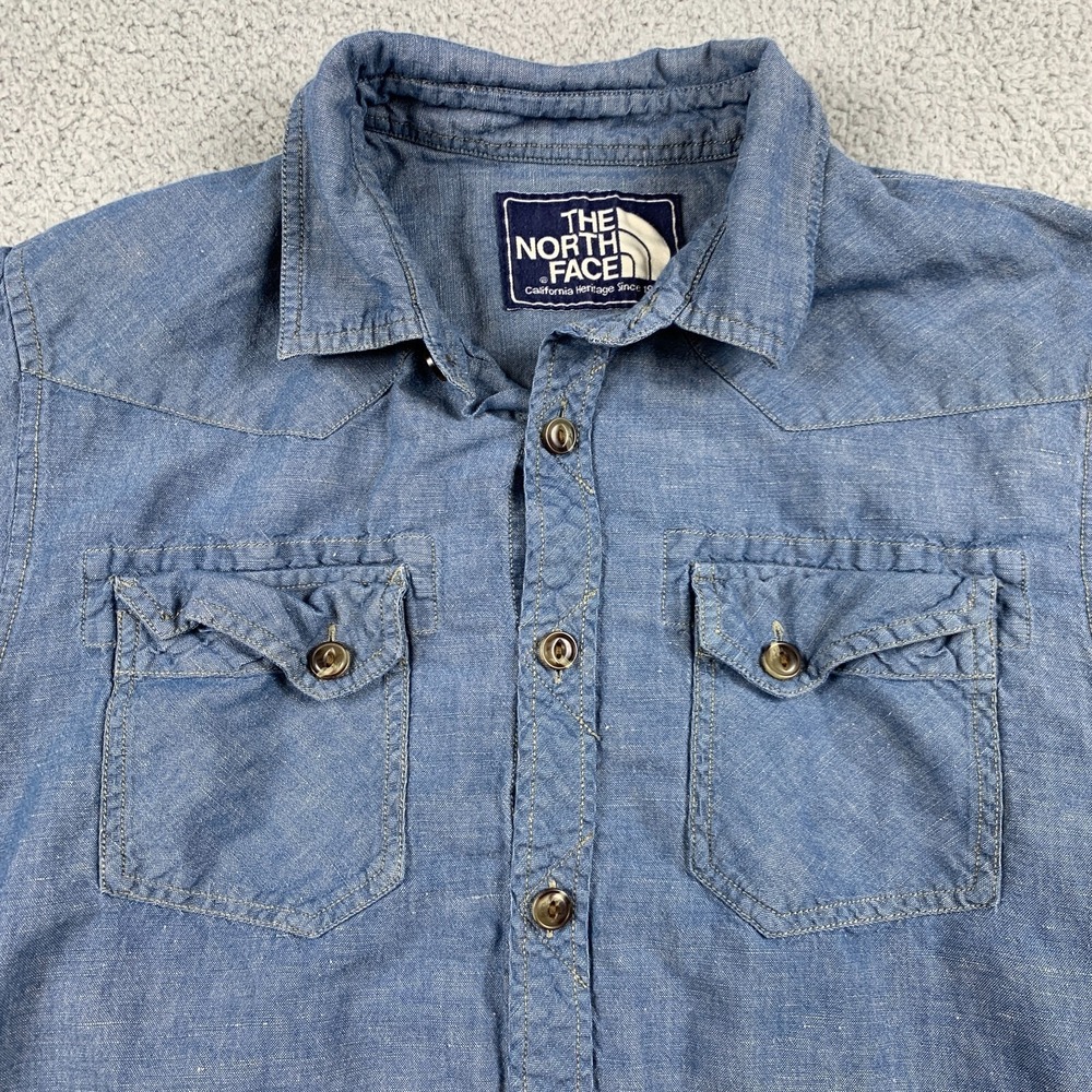 The North Face Shirt Mens Medium Blue Chambray Short Sleeve‎ Outdoor Button Up - Picture 3 of 10